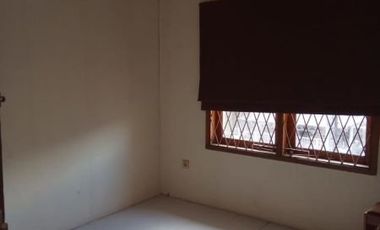 Rumah komplek, one gate system, bebas banjir, di cinere