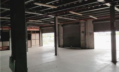 Via Daule se alquilo bodega de 6500 m2 con andenes