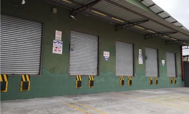 Via Daule se alquilo bodega de 6500 m2 con andenes
