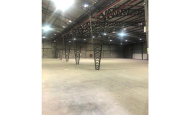 Via Daule se alquilo bodega de 6500 m2 con andenes