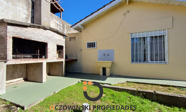 VENTA VILLA GESELL EN BLOCK 2 CASA 3 AMB