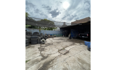 taller, galpon lavadero gomeria sobre Av 75 entre 68 y 70