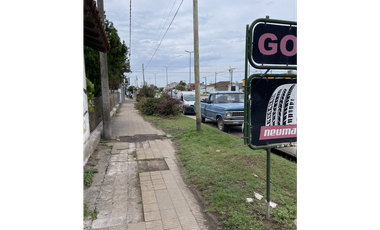 taller, galpon lavadero gomeria sobre Av 75 entre 68 y 70