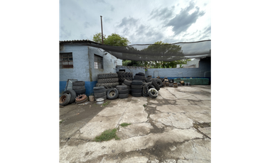 taller, galpon lavadero gomeria sobre Av 75 entre 68 y 70