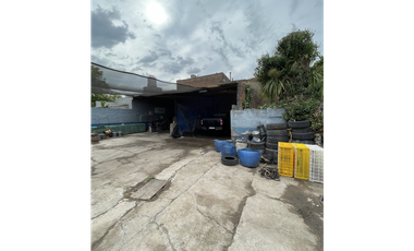 taller, galpon lavadero gomeria sobre Av 75 entre 68 y 70