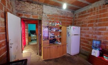 LOTE CON MEJORAS MORON - CASTELAR