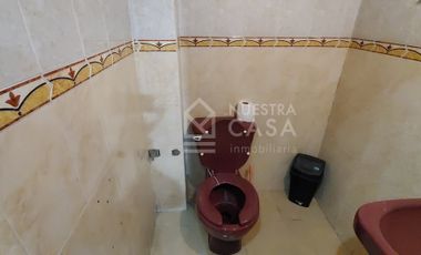 Se vende edificio comercial con viviendas Col. Álamos sobre C. Galicia