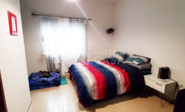 Se vende edificio comercial con viviendas Col. Álamos sobre C. Galicia