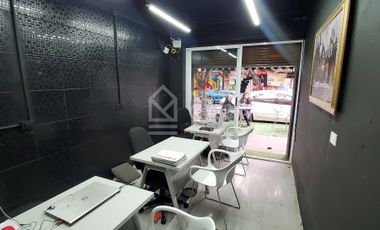 Se vende edificio comercial con viviendas Col. Álamos sobre C. Galicia