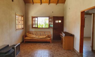 LATORRE PROP. VENDE CASA DE 3 AMB + DEPTO DE 2 AMB AL FONDO