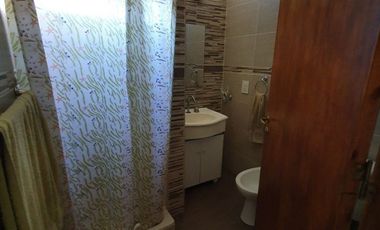 LATORRE PROP. VENDE CASA DE 3 AMB + DEPTO DE 2 AMB AL FONDO