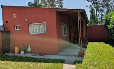 LATORRE PROP. VENDE CASA DE 3 AMB + DEPTO DE 2 AMB AL FONDO