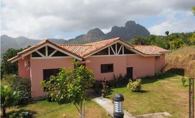 Venta: Casa de 3 recámaras en Trinity Hills Valley