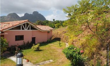Venta: Casa de 3 recámaras en Trinity Hills Valley