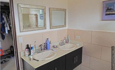 Venta: Casa de 3 recámaras en Trinity Hills Valley