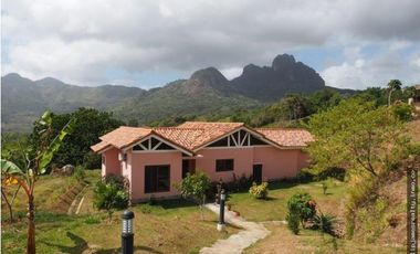 Venta: Casa de 3 recámaras en Trinity Hills Valley