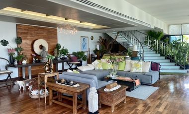Exquisite Penthouse in Lake Green: Escape to Luxury Above Lumphini