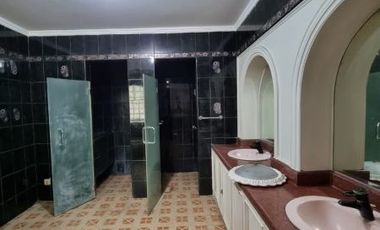 DIJUAL RUMAH dgn TANAH LUAS di PERUM VILLA CINERE MAS