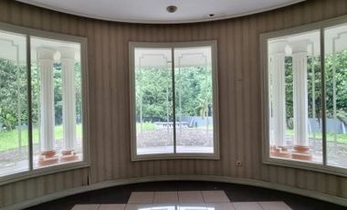 DIJUAL RUMAH dgn TANAH LUAS di PERUM VILLA CINERE MAS