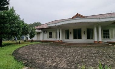 DIJUAL RUMAH dgn TANAH LUAS di PERUM VILLA CINERE MAS