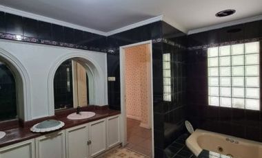DIJUAL RUMAH dgn TANAH LUAS di PERUM VILLA CINERE MAS