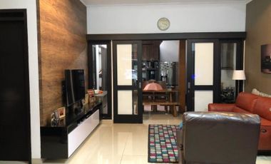 Rumah Dijual 1.5 Lantai di Singgasana Pradana Kota Bandung