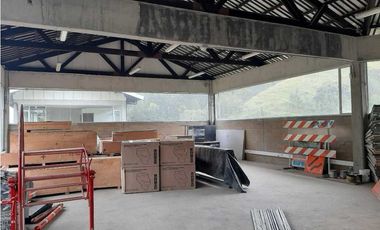 Venta de Bodega Industrial ubicada en la variante Aeropuerto Hipodromo