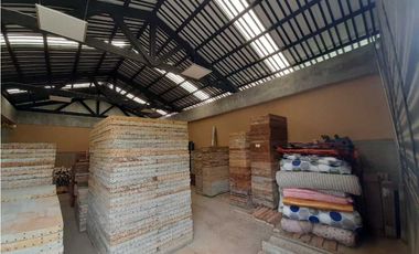 Venta de Bodega Industrial ubicada en la variante Aeropuerto Hipodromo