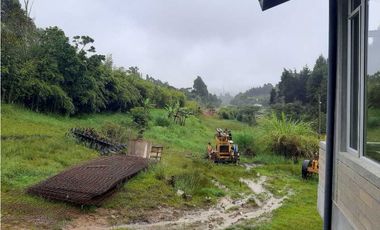 Venta de Bodega Industrial ubicada en la variante Aeropuerto Hipodromo