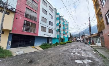 apartamento en arriendo en edificio brisas de la pola piso 3. Cod A13639