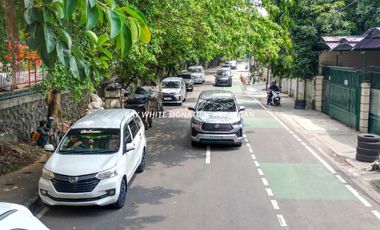 Rumah Zona Komersial di Jl Kebon Kacang Raya Cocok Untuk Usaha