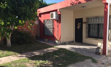 Casa en venta - 2 dormitorios 1 baño - Cocheras - 400 mts2 - Melchor Romero