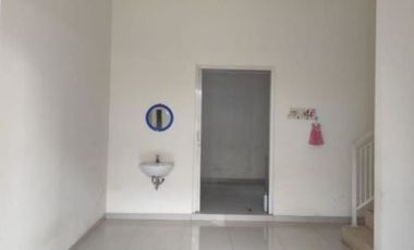 Rumah Siap Huni di Bulak Rukem, Strategis