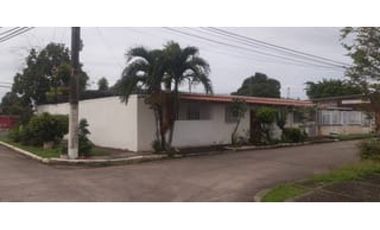   SE VENDE CASA EN URBANIZACION ANAYANSI, JUAN DIAZ