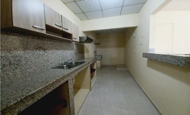   SE VENDE CASA EN URBANIZACION ANAYANSI, JUAN DIAZ