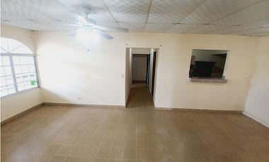   SE VENDE CASA EN URBANIZACION ANAYANSI, JUAN DIAZ