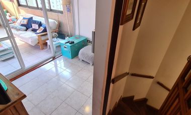 Triplex en el centro Luro y Santa Fe. Cochera doble