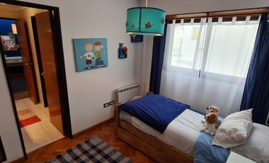 Triplex en el centro Luro y Santa Fe. Cochera doble