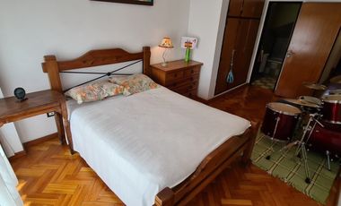 Triplex en el centro Luro y Santa Fe. Cochera doble
