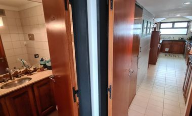 Triplex en el centro Luro y Santa Fe. Cochera doble