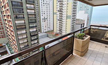 Triplex en el centro Luro y Santa Fe. Cochera doble