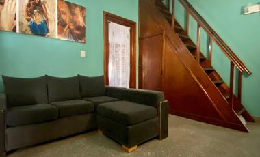 Imponente Chalet ubicado a 50 metros de la Avenida Tomás Espora.