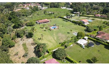 VENTA DE CASA CAMPESTRE EN TEBAIDA, QUINDO, COLOMBIA