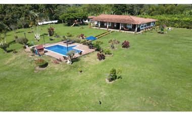 VENTA DE CASA CAMPESTRE EN TEBAIDA, QUINDO, COLOMBIA