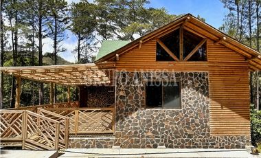Oportunidad! Se Vende Hermosa Cabaña en Altos del Maria