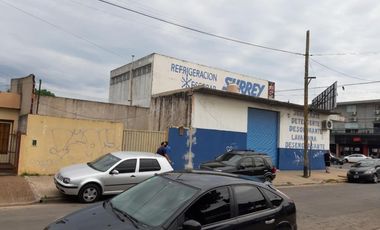 GRAN LOCAL COMERCIAL DE 140 M² CUBIERTOS Y 95 M² DESCUBIERTOS UBICADO SOBRE AVENIDA PRESIDENTE PERÓN