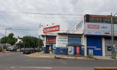 GRAN LOCAL COMERCIAL DE 140 M² CUBIERTOS Y 95 M² DESCUBIERTOS UBICADO SOBRE AVENIDA PRESIDENTE PERÓN