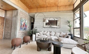 Casa en venta de 4 dorm. en Colina