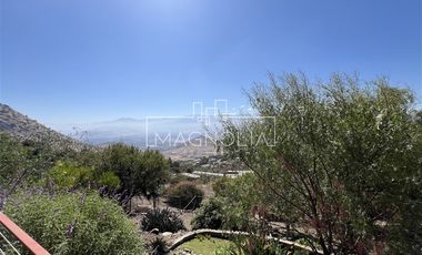 Casa en venta de 4 dorm. en Colina