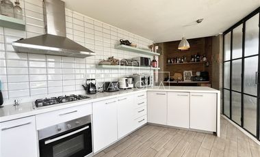 Casa en venta de 4 dorm. en Colina